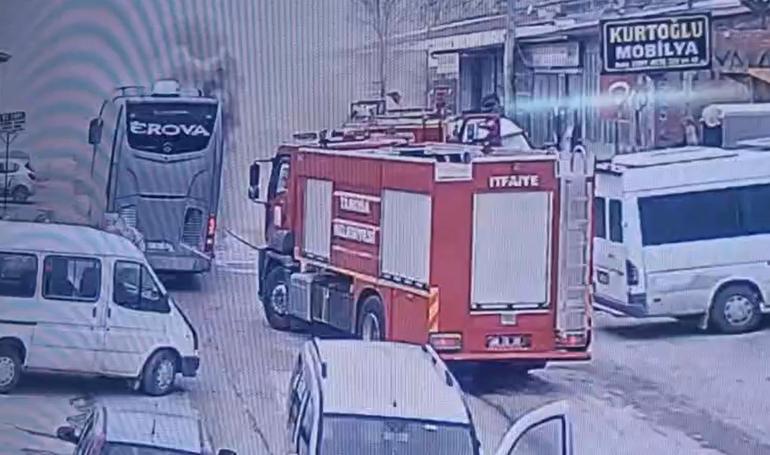 Park halindeki yolcu otobüsü yandı