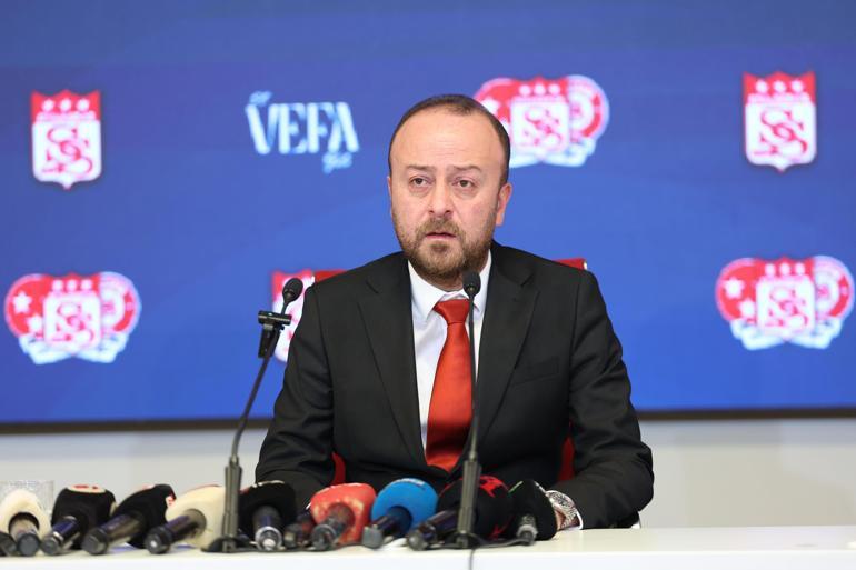Sivasspor Başkanı Özçoban: Transfer tahtasını açıp, Sivassporu hak ettiği yere getireceğiz
