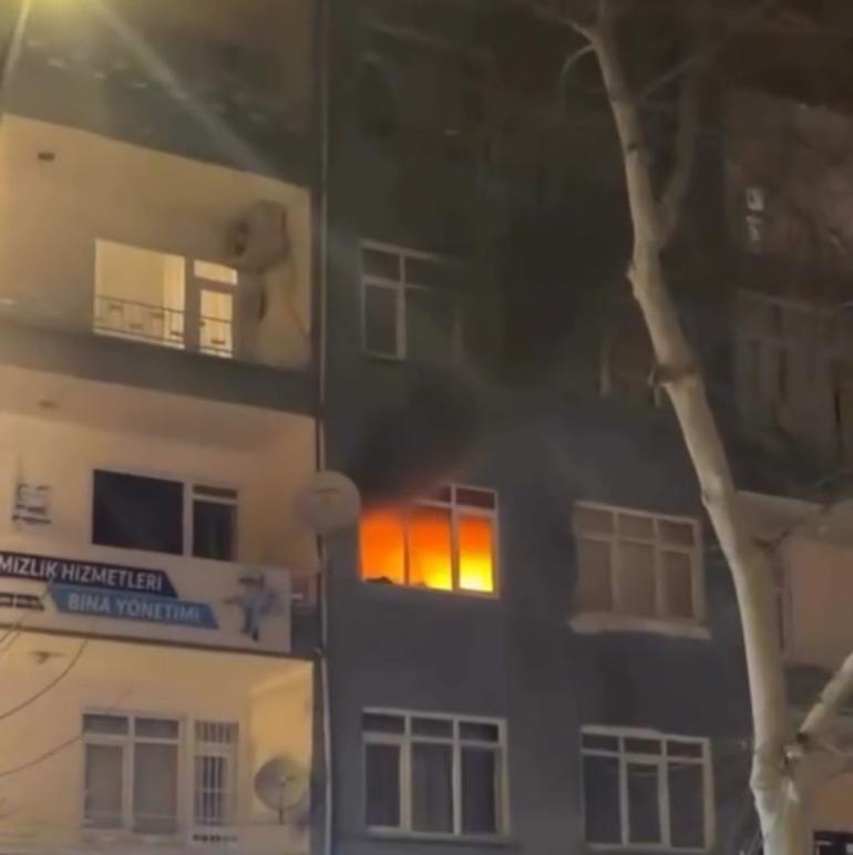Evde çıkan yangın, hasara neden oldu