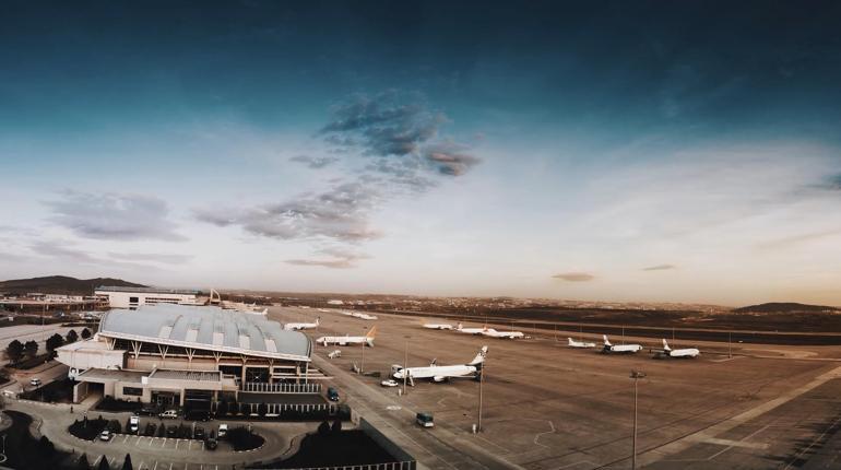 Bakan Uraloğlu: Havalimanı pist uzunluğumuz 241,4 kilometreye ulaştı