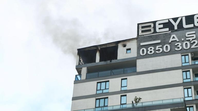 Esenyurtta 16 katlı binanın çatı katındaki kafede çıkan yangın söndürüldü