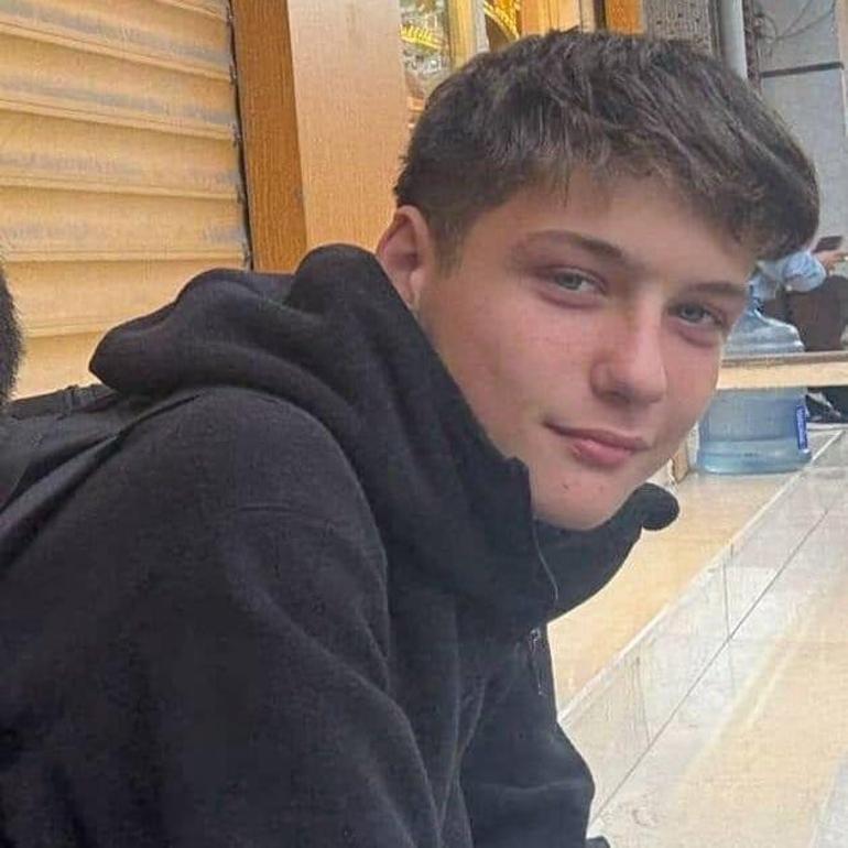 Güngörende öldürülen Atlasın mezarını arkadaşları ziyaret etti