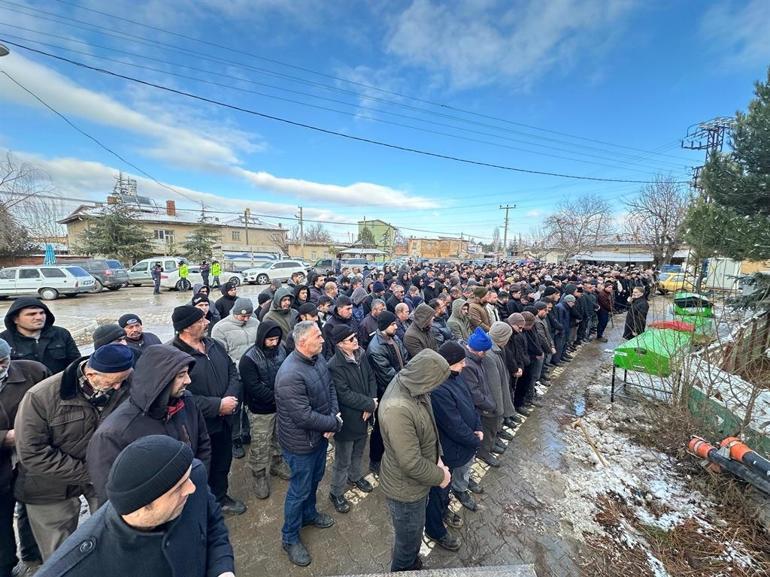 Kız kardeşini öldürüp intihar etmişti; yaraladığı annesi de kurtarılamadı
