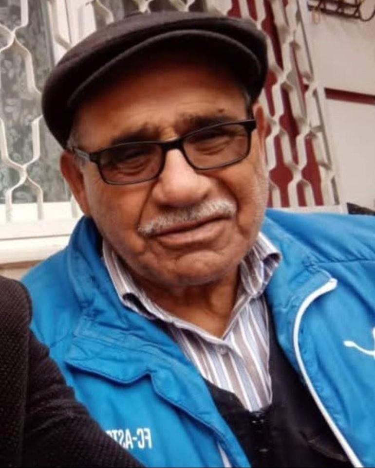 Kardan kapanan yolda cenaze iş makinesinin kepçesinde taşındı; o anlar kamerada