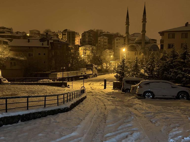Bartında kar yağışı nedeniyle 65 köy yolu ulaşıma kapandı