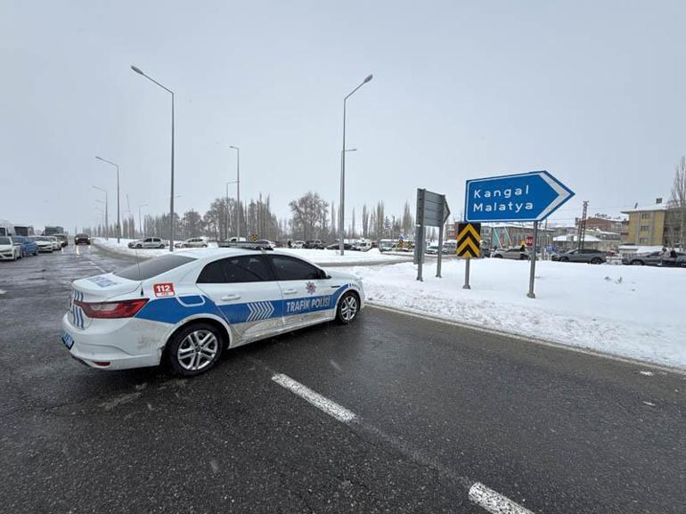 Sivas-Malatya kara yolu ulaşıma kapandı