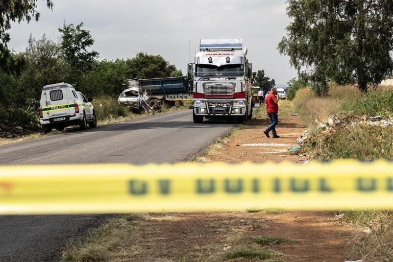 Güney Afrikada kaza: 13 ölü