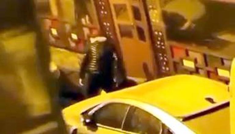 Avcılarda tartıştığı kadını sokak ortasında tekme tokat darbetti