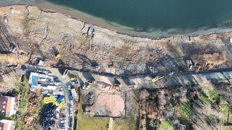 Sapanca Gölü kıyısındaki kaçak yapılar yıkılıyor