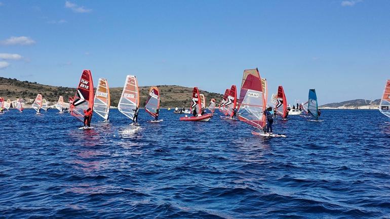 TYF Yelken Ligi Techno 293 2nci Ayak Yarışları Foça’da başladı