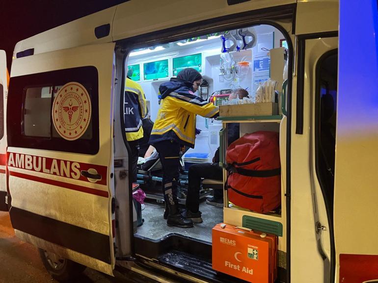 Nevşehirde kamyonet, otomobile arkadan çarptı: 4 yaralı