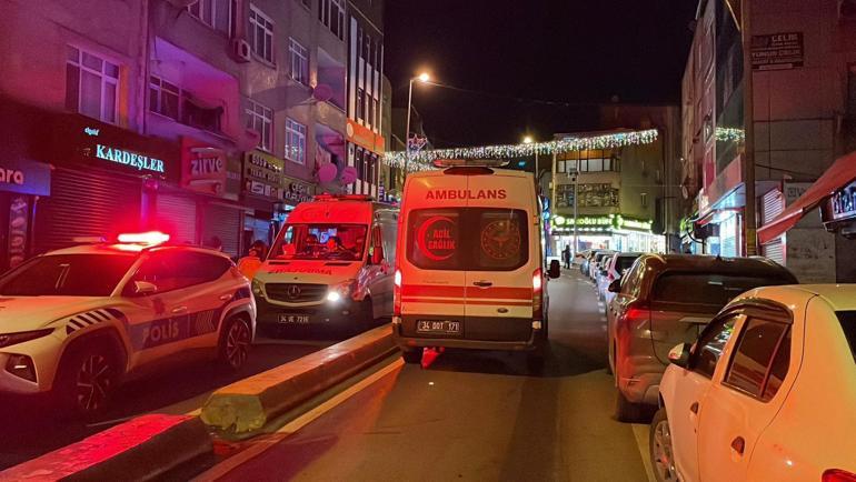 Beyoğlu’nda iş yerinin çatısında çıkan yangın söndürüldü