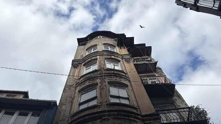 Beyoğlu’nda İngiliz John Paul misafir kaldığı evde ölü bulundu