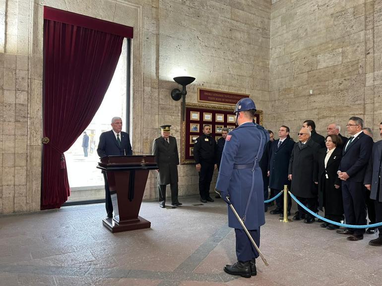 İYİ Partiden, Anıtkabire ziyaret