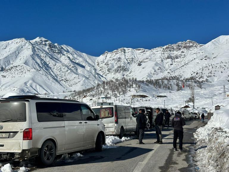 Şırnak-Hakkari kara yolu çığ riski nedeniyle ulaşıma kapatıldı