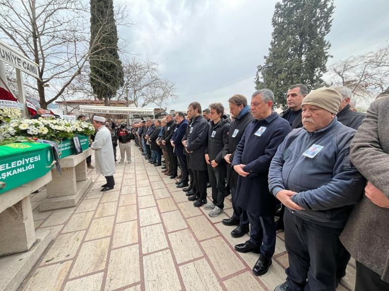 Özgür Özel, Manisada cenaze törenine katıldı