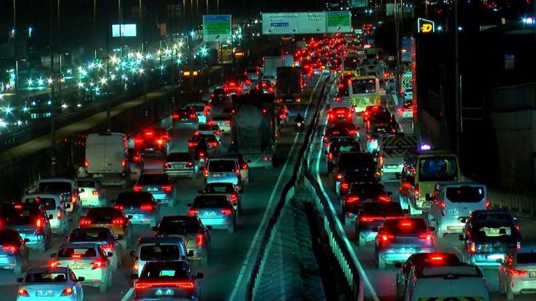 İstanbul’da trafik yoğunluğu yüzde 87’ye ulaştı