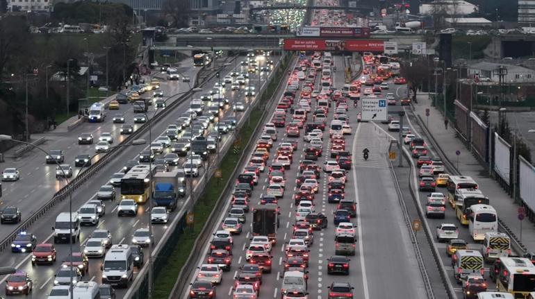İstanbul’da trafik yoğunluğu yüzde 87’ye ulaştı