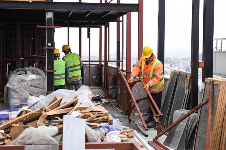 Şişlide otelin kaçak yapıları yıkıldı