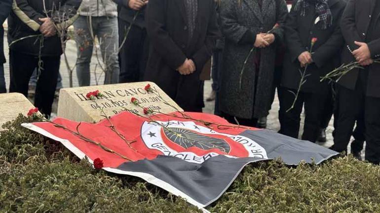 İlhan Cavcav, vefatının 9’uncu yıl dönümünde kabri başında anıldı