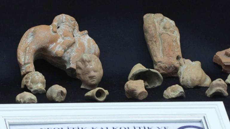 İstanbulda tarihi eser operasyonunda ele geçirilen 5 binin üzerinde eser sergilendi