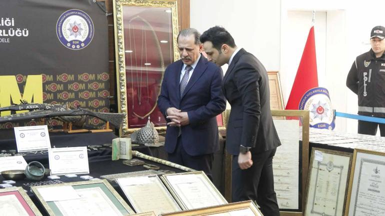 İstanbulda tarihi eser operasyonunda ele geçirilen 5 binin üzerinde eser sergilendi