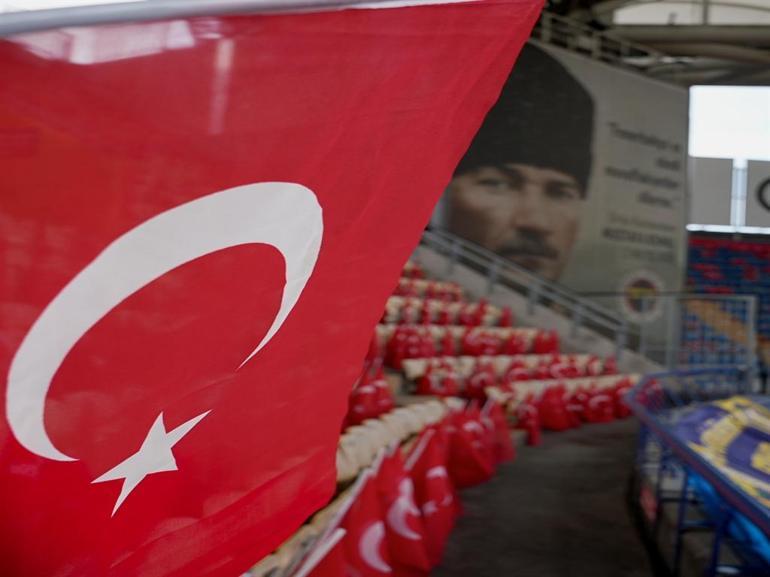 Kadıköy, Türk bayraklarıyla donatıldı