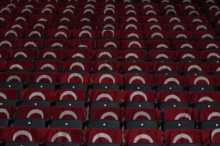 Kadıköy, Türk bayraklarıyla donatıldı