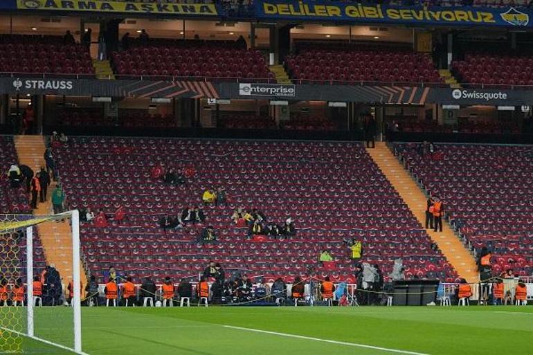 Kadıköy, Türk bayraklarıyla donatıldı