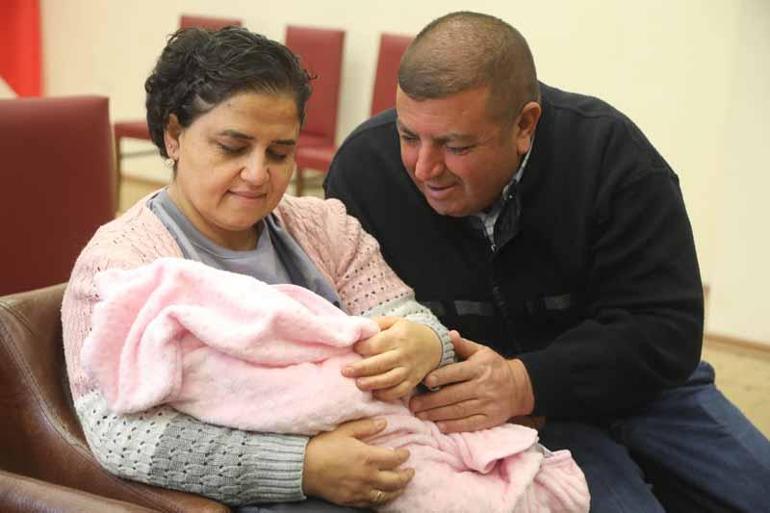 7 yıl önce evlat edinen çift, bu kez 3 aylık Emine bebeğe koruyucu aile oldu