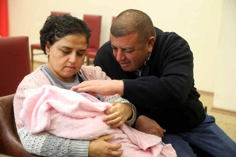 7 yıl önce evlat edinen çift, bu kez 3 aylık Emine bebeğe koruyucu aile oldu