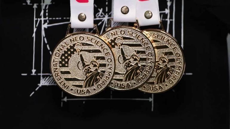 11 yaşındaki Sidar, Amerikadaki olimpiyatlarda matematikte dünya birincisi oldu