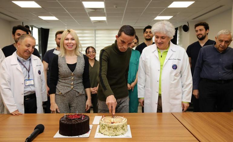 İlk yüz nakilli Uğur Acar, hayata 14 yıldır başka bir yüzle bakıyor