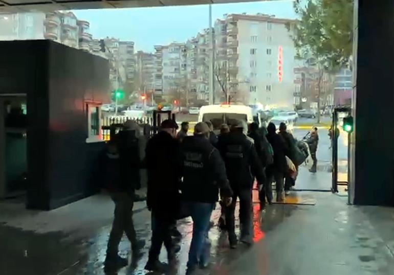 Yurt dışına kaçma hazırlığındaki 4 FETÖ şüphelisi, Tekirdağda yakalandı