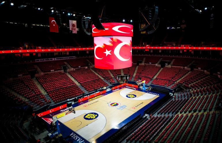 Fenerbahçe, stattan sonra salonu da Türk bayraklarıyla süsledi