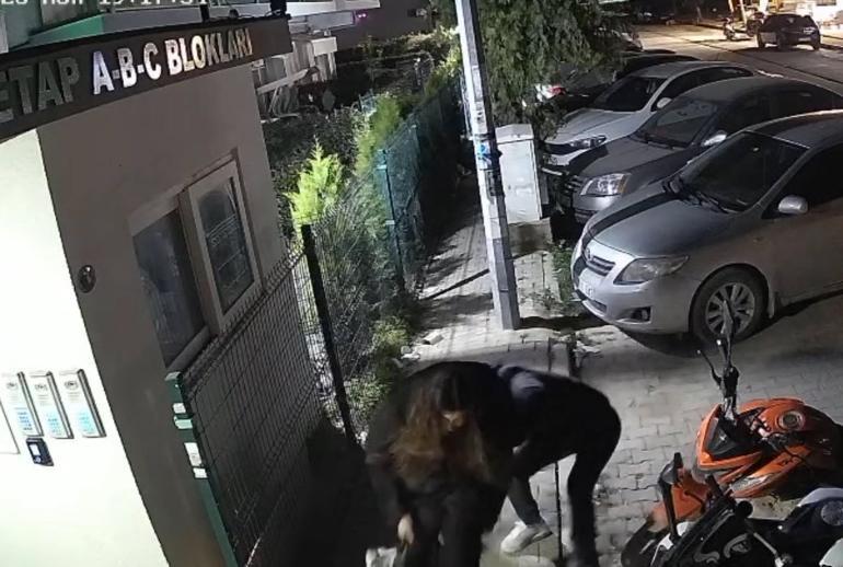 Eski erkek arkadaşı tarafından sokak ortasında öldürüldü; o anlar kamerada