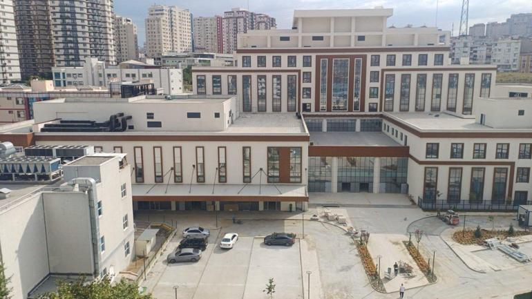 Bakan Memişoğlu, Esenyurtta yapımı tamamlanan hastaneyi ziyaret etti