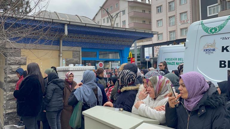 Eski erkek arkadaşı tarafından öldürülen Gözde toprağa verildi