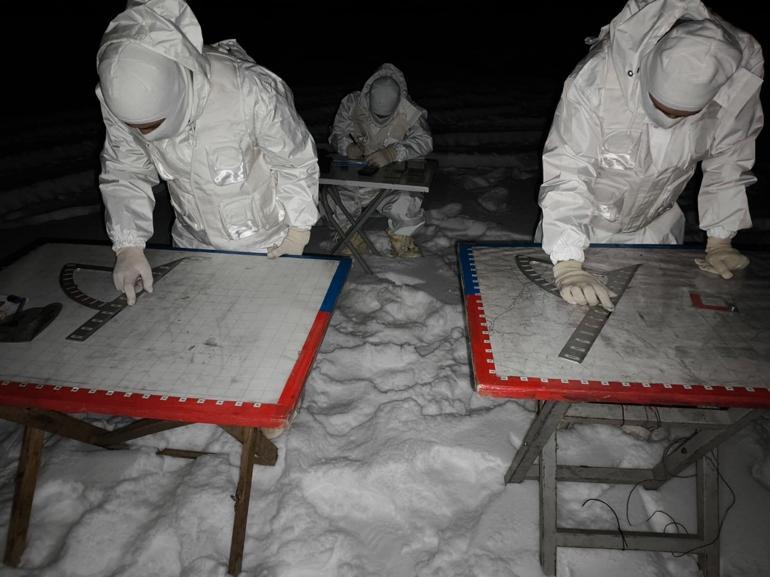 Mehmetçiğin karlı arazide gece eğitimi