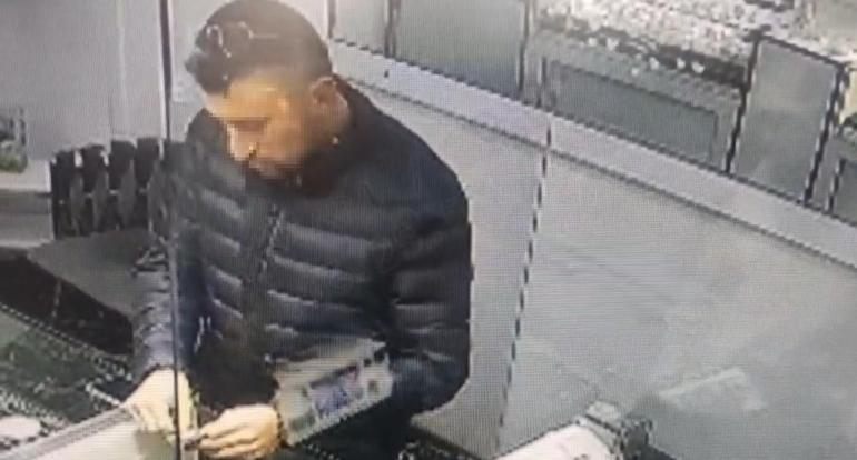 Kuyumculara sahte gram altın satan 2 şüpheli, kamera görüntüleriyle yakalandı
