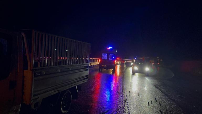 Bursada iki kamyonet kafa kafaya çarpıştı: 1 yaralı