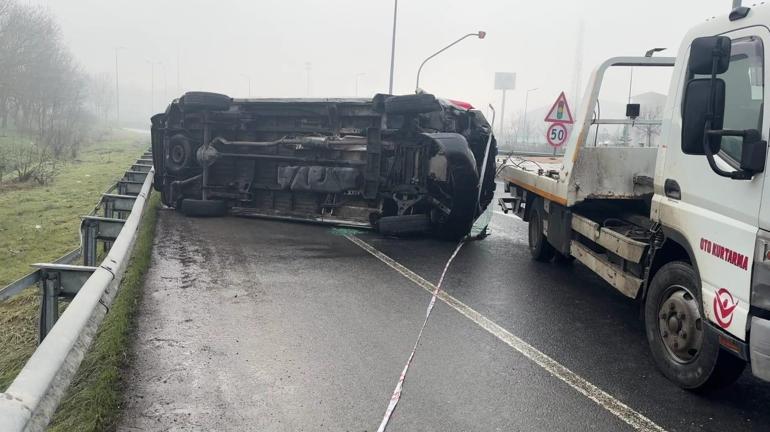 Düzce’de ambulans devrildi; 2 yaralı