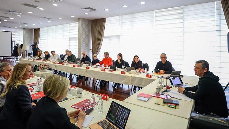 Özgür Özel, partisinin Cumhurbaşkanlığı Aday Ofisi toplantısına katıldı