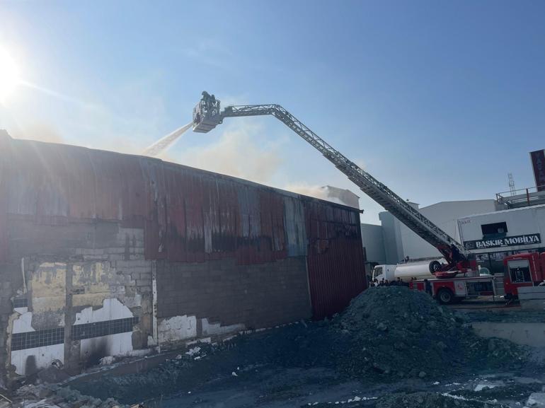 Hatayda mobilya atölyesinde yangın