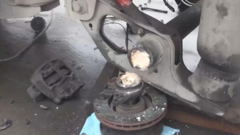 Esenyurtta TIRda 54 kilo uyuşturucu ele geçirildi: 2 şüpheli tutuklandı