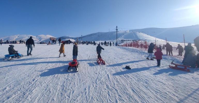 Bitlisteki kayak merkezinde hafta sonu yoğunluğu