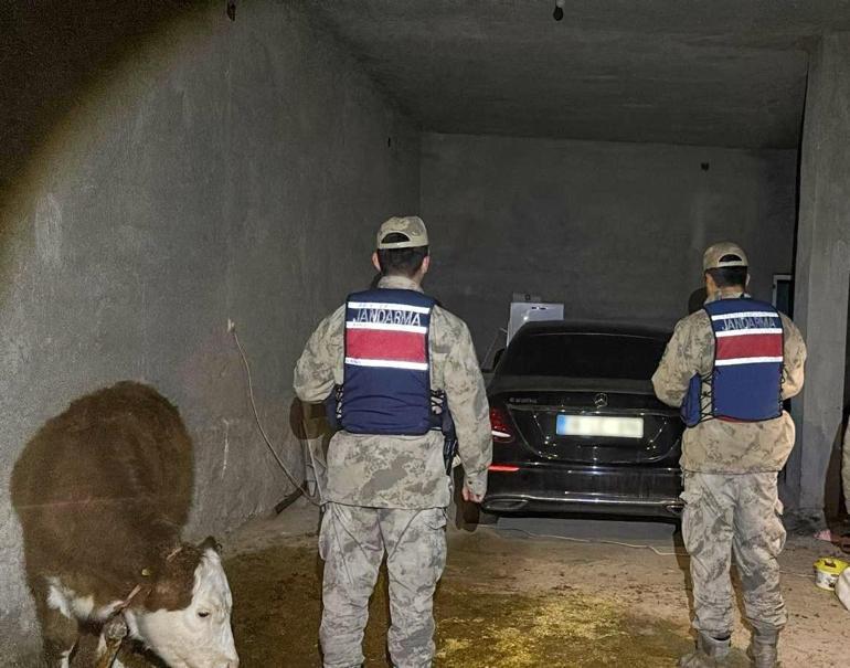 Çalınan otomobil ahırda bulundu