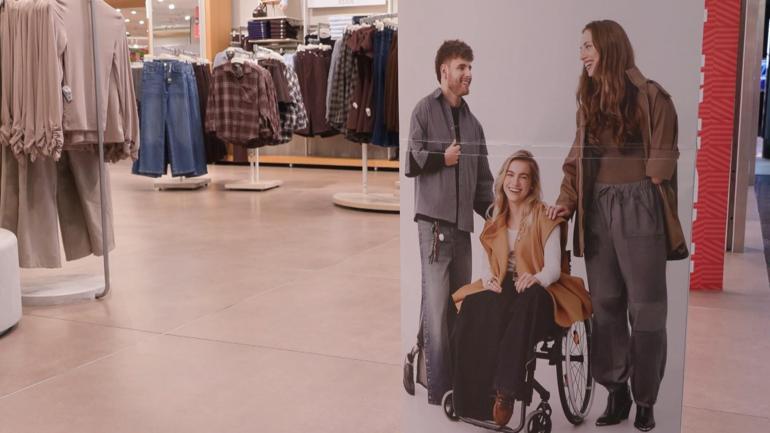 Engelli bireyler için tasarlanan giyim koleksiyonu tanıtıldı