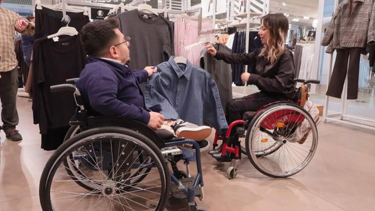 Engelli bireyler için tasarlanan giyim koleksiyonu tanıtıldı
