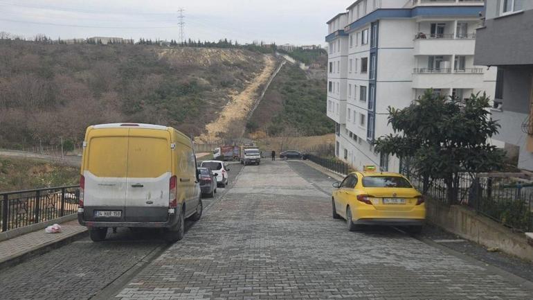 Başakşehir’de park halindeki cipe levye ile saldırdı, telefonla kaydetti